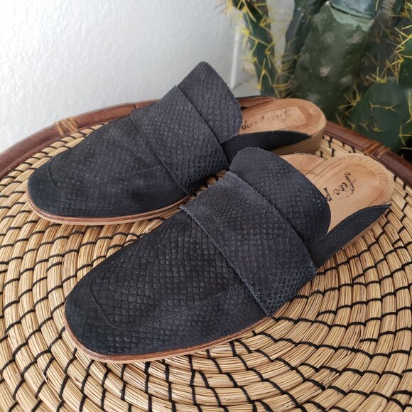 Free People At Ease Loafer Mule Leather Black size 39 / US 9 Snakeskin Boho - Picture 2 of 15